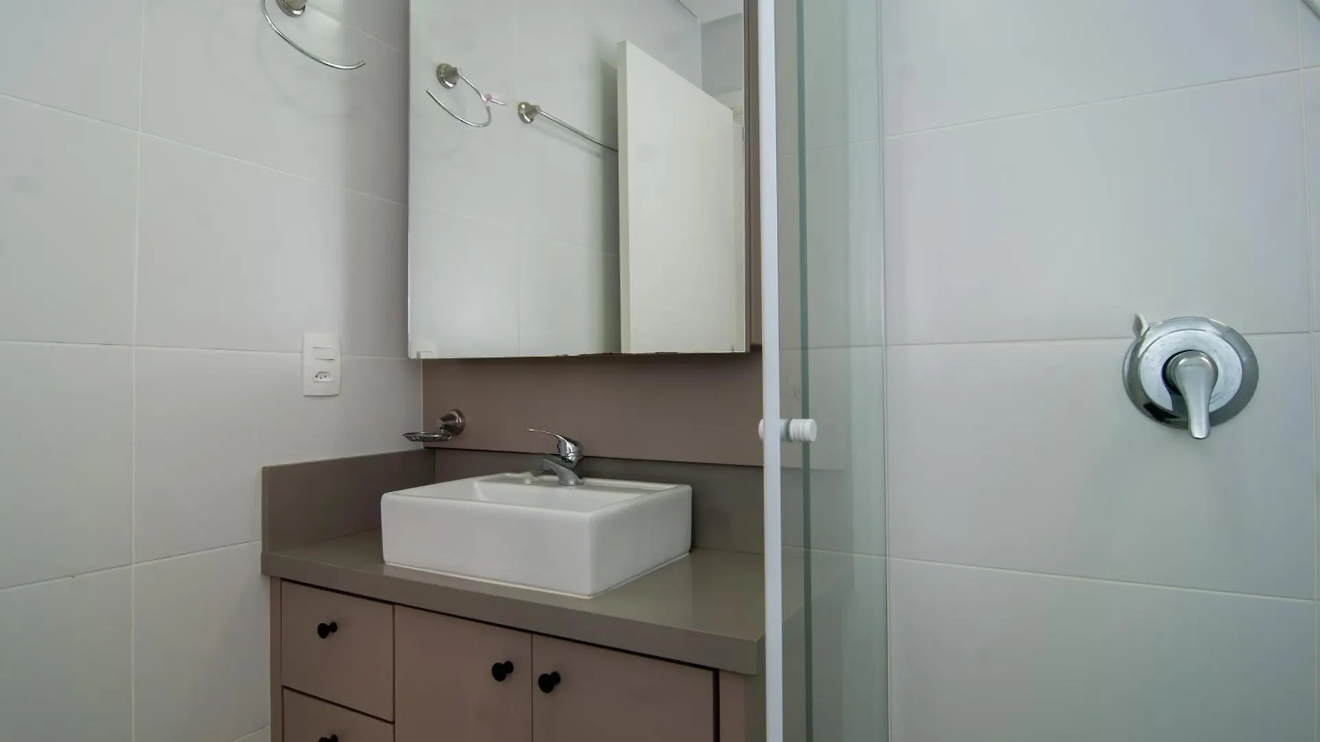Espelho Das Aguas: Cobertura Com Jacuzzi Ub3265 Флорианополис 0*,  Бразилия